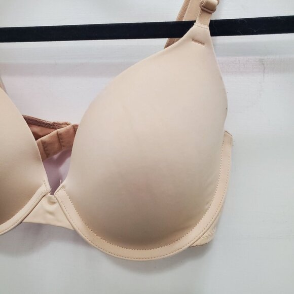 PINK Victoria's Secret Wear Everywhere T-Shirt Lightly Lined Nude Underwire 32D - Picture 2 of 6